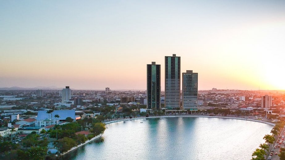 City Center vs Suburban Accommodation Comparison