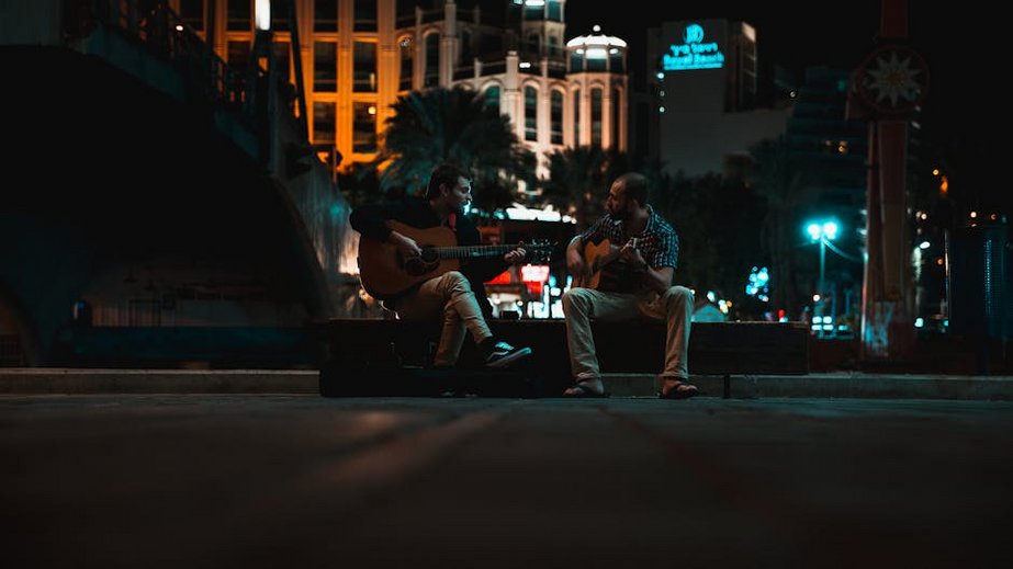 Street Concerts with Local Musicians