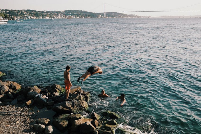Bosnia Mostar Old Bridge Diving