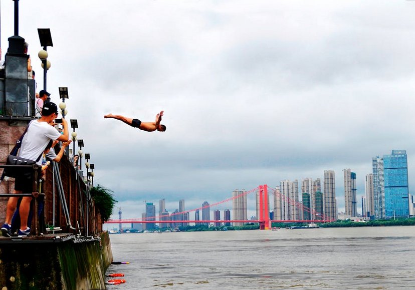 Bosnia Mostar Old Bridge Diving