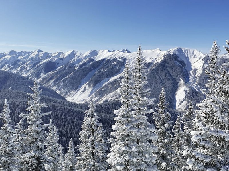 Colorado Aspen Ski Season