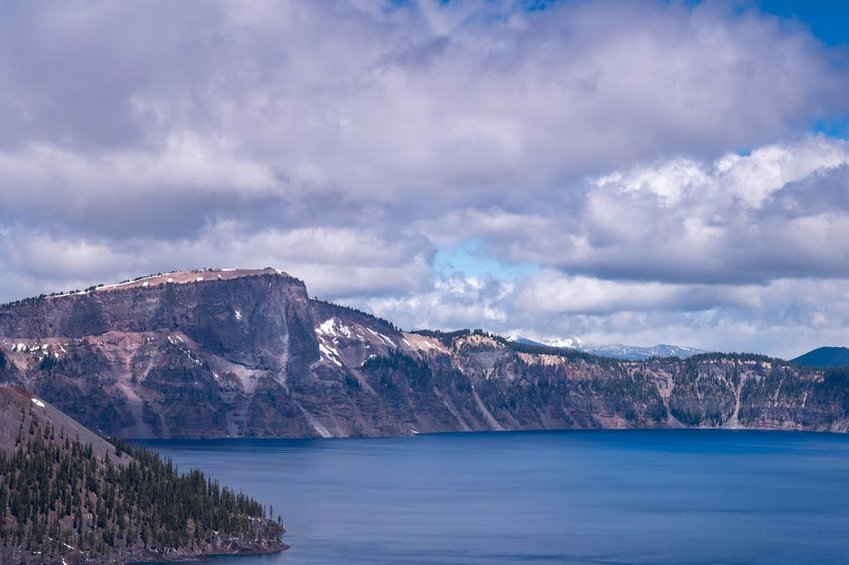 USA Crater Lake Oregon Blue Waters