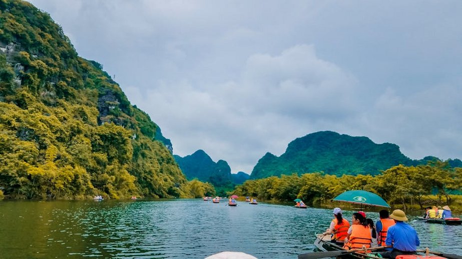 Vietnam Ninh Binh Tam Coc Boat Ride