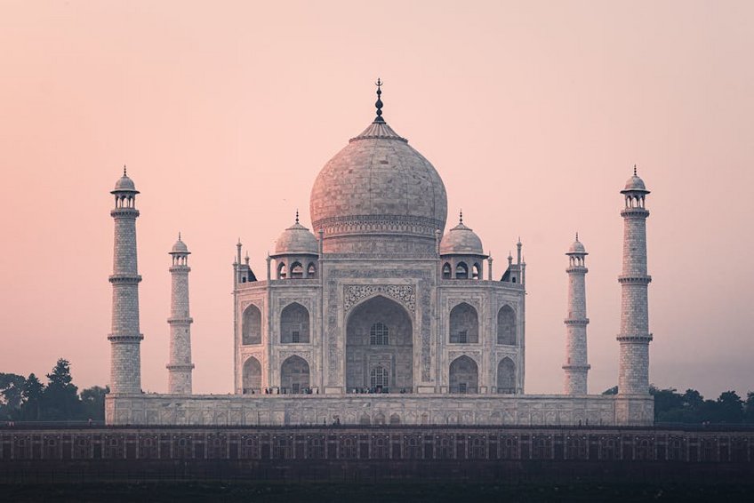 Taj Mahal Sunrise Tour Booking