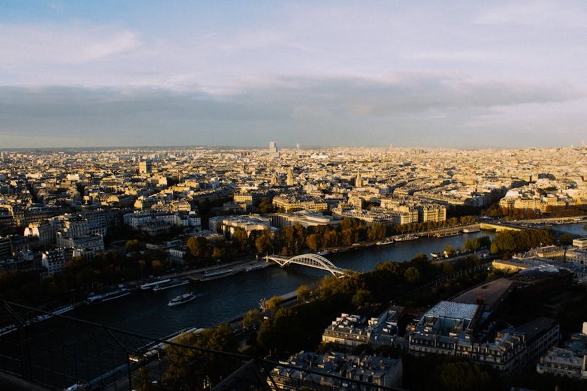 Paris Travel Guide