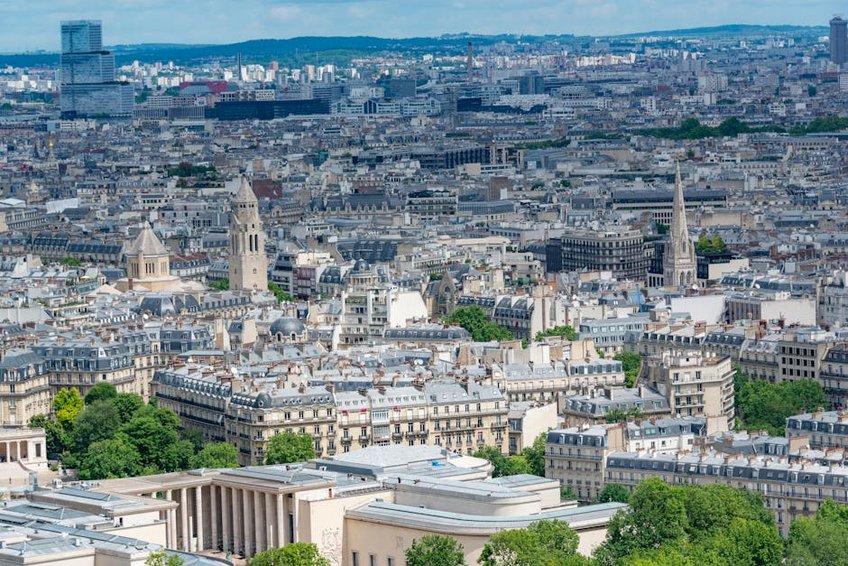Paris Travel Guide