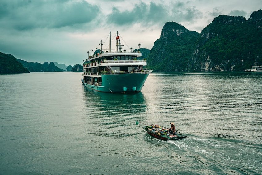 Halong Bay Travel Guide in Vietnam