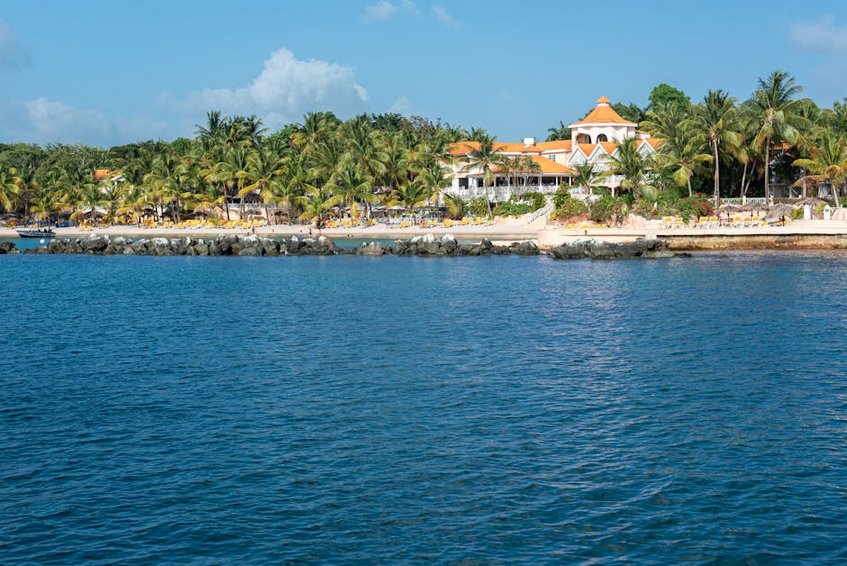 Island Holiday Guide in the Caribbean