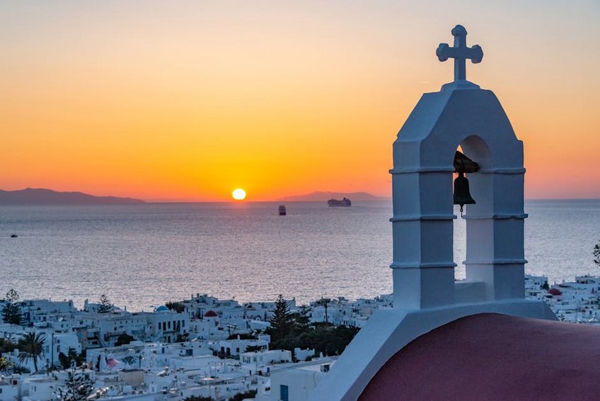 Sunset Spots in Santorini
